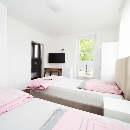 Am Bahnhof 3* Nuertingen